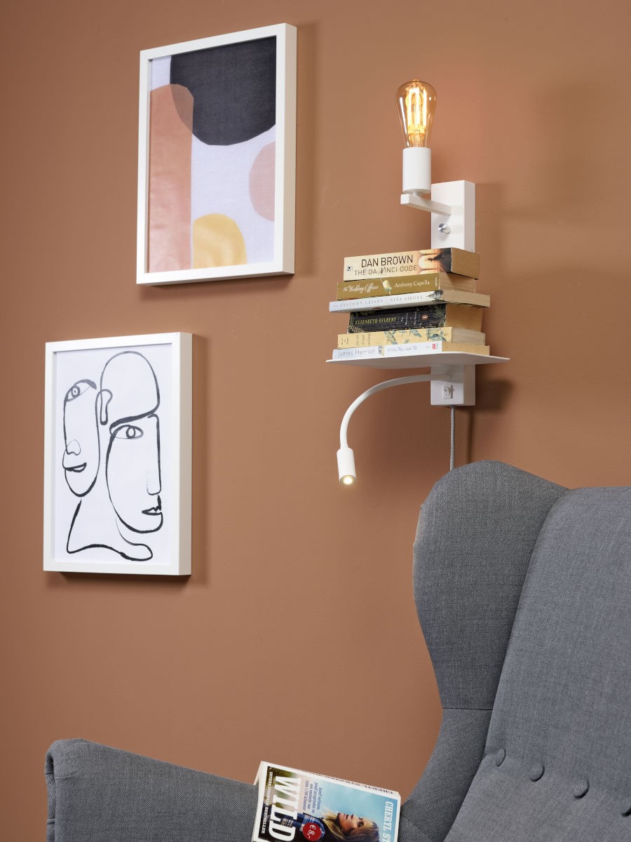 Applique murale étagère Florence avec chargeur USB et liseuse en métal au design naturel par It's About Romi Applique murale étagère Florence avec chargeur USB et liseuse en métal au design naturel par It's About Romi