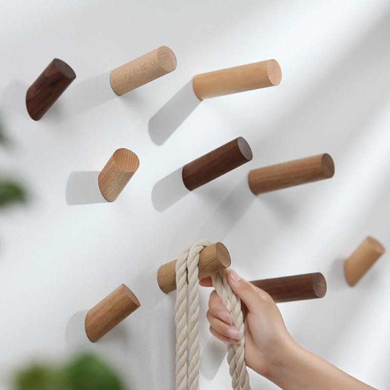 Patère murale Naturalia en forme de branche d'arbre au design naturel