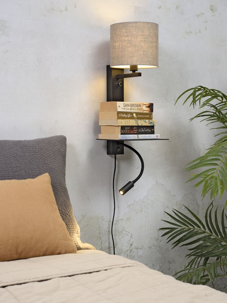 Applique murale étagère Florence avec abat-jour et chargeur USB et liseuse en métal au design naturel par It's About Romi Applique murale étagère Florence avec abat-jour et chargeur USB et liseuse en métal au design naturel par It's About Romi