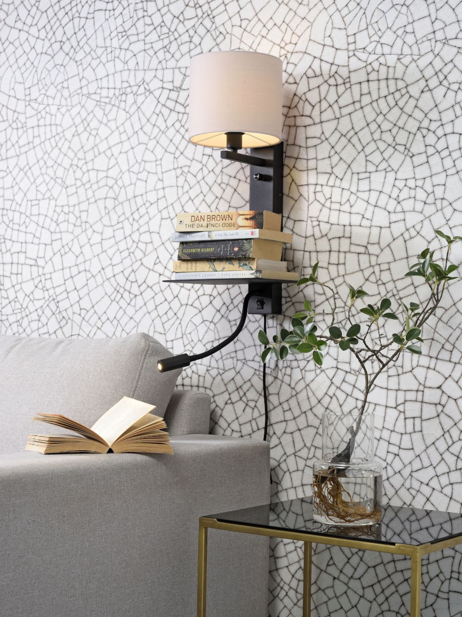 Applique murale étagère Florence avec abat-jour et chargeur USB et liseuse en métal au design naturel par It's About Romi Applique murale étagère Florence avec abat-jour et chargeur USB et liseuse en métal au design naturel par It's About Romi