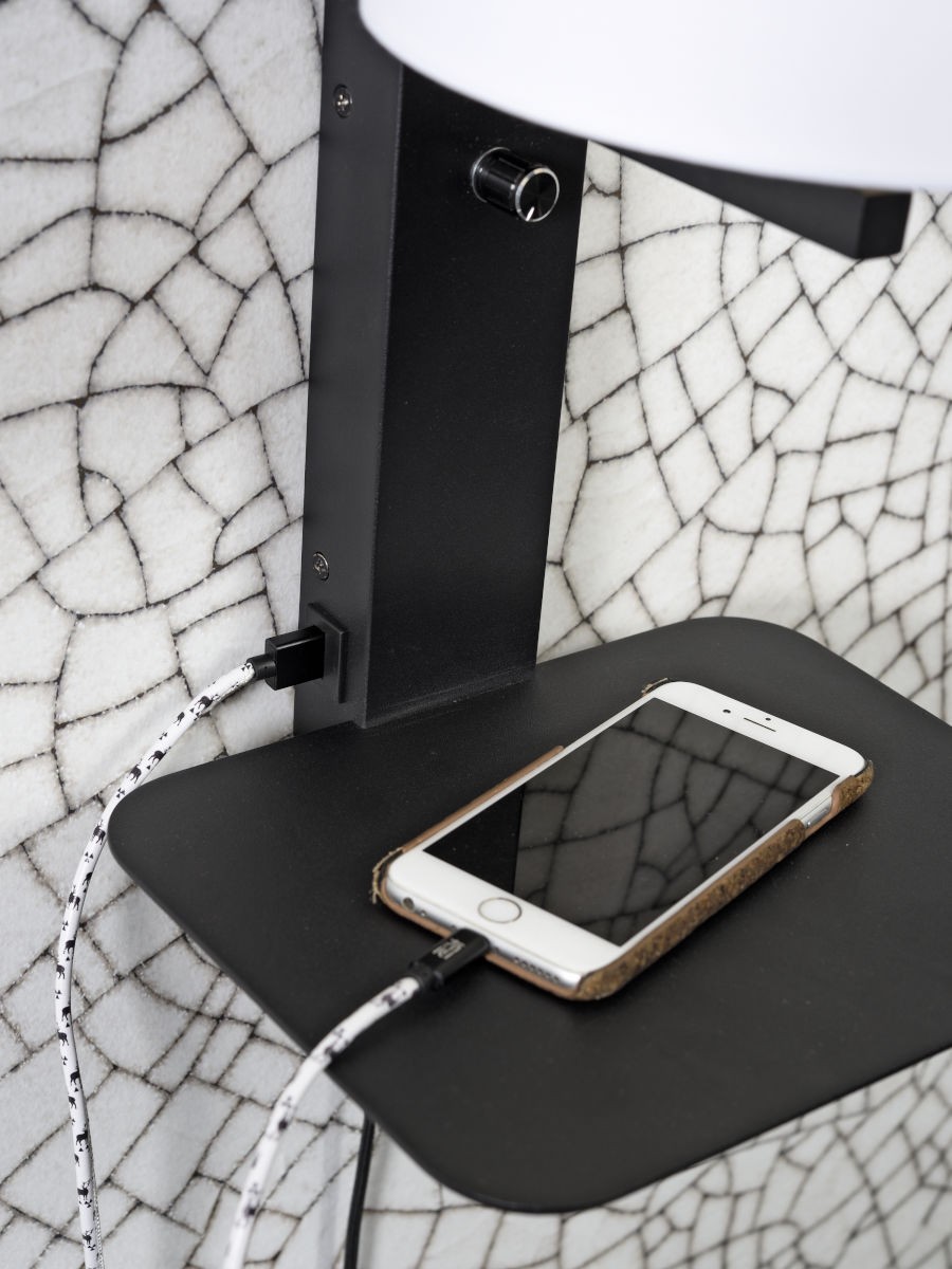 Applique murale étagère Florence avec chargeur USB en métal au design naturel par It's About Romi Applique murale étagère Florence avec chargeur USB en métal au design naturel par It's About Romi