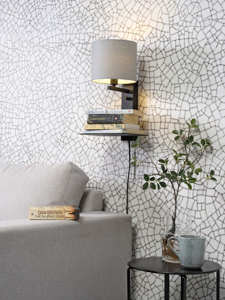 Applique murale étagère Florence avec chargeur USB en métal au design naturel par It's About Romi Applique murale étagère Florence avec chargeur USB en métal au design naturel par It's About Romi