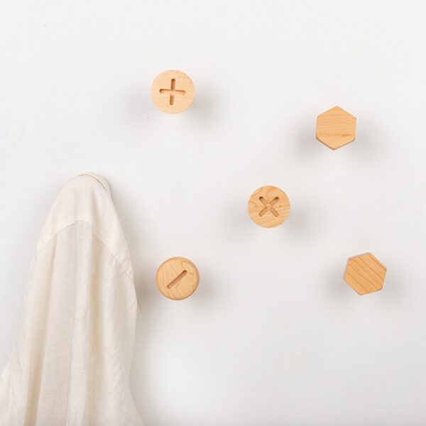Patère murale Button en forme de bouton de chemise au design naturel