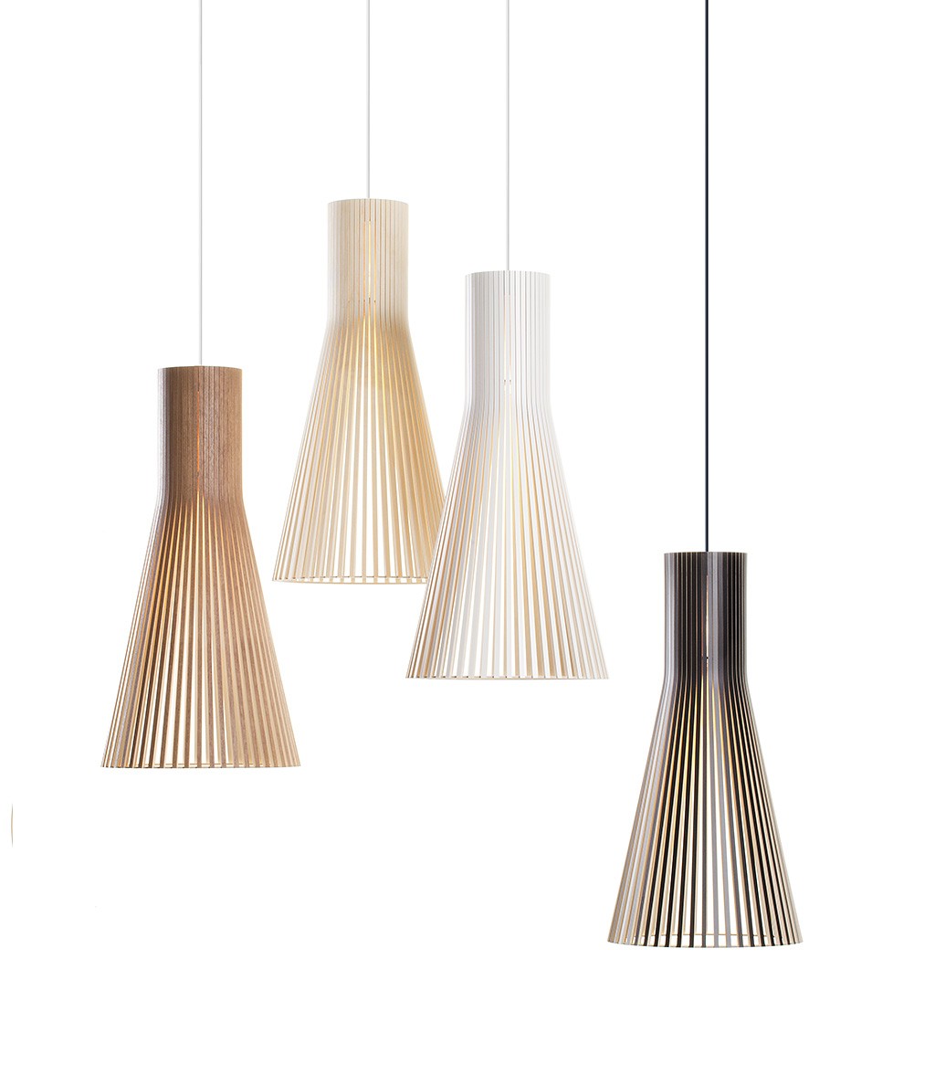Suspension au design scandinave 4200 en bois naturel par Secto Design Suspension au design scandinave 4200 en bois naturel