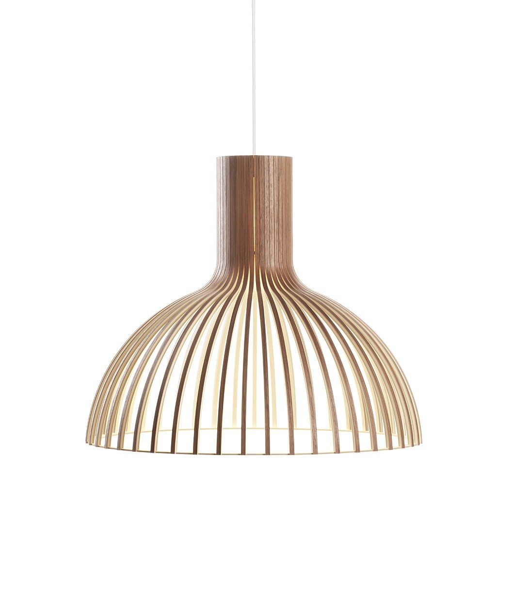 Suspension au design scandinave Victo 4250 en bois naturel par secto design Suspension au design scandinave 4201 en bois naturel