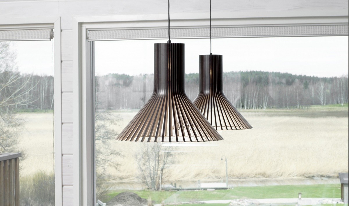 Suspension au design scandinave Puncto 4203 en bois naturel par Secto Design Suspension au design scandinave Puncto 4203 en bois naturel