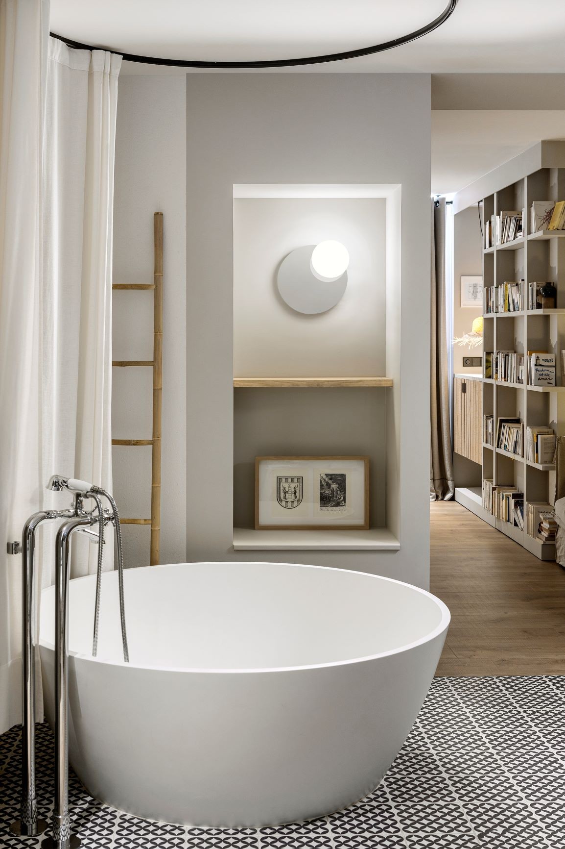 Miroir rond LED en verre et cuivre Ø 30cm - Circ par Estiluz Miroir rond LED en verre et cuivre Ø 30cm - Circ par Estiluz