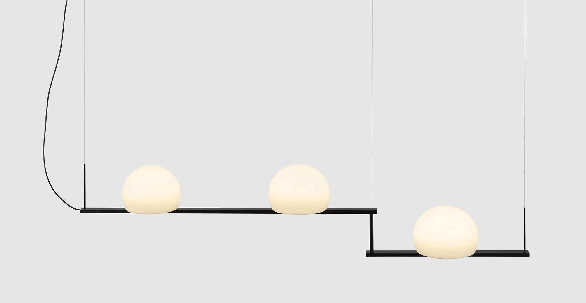 Suspension LED en verre et métal - 3 abat-jours - Circ par Estiluz