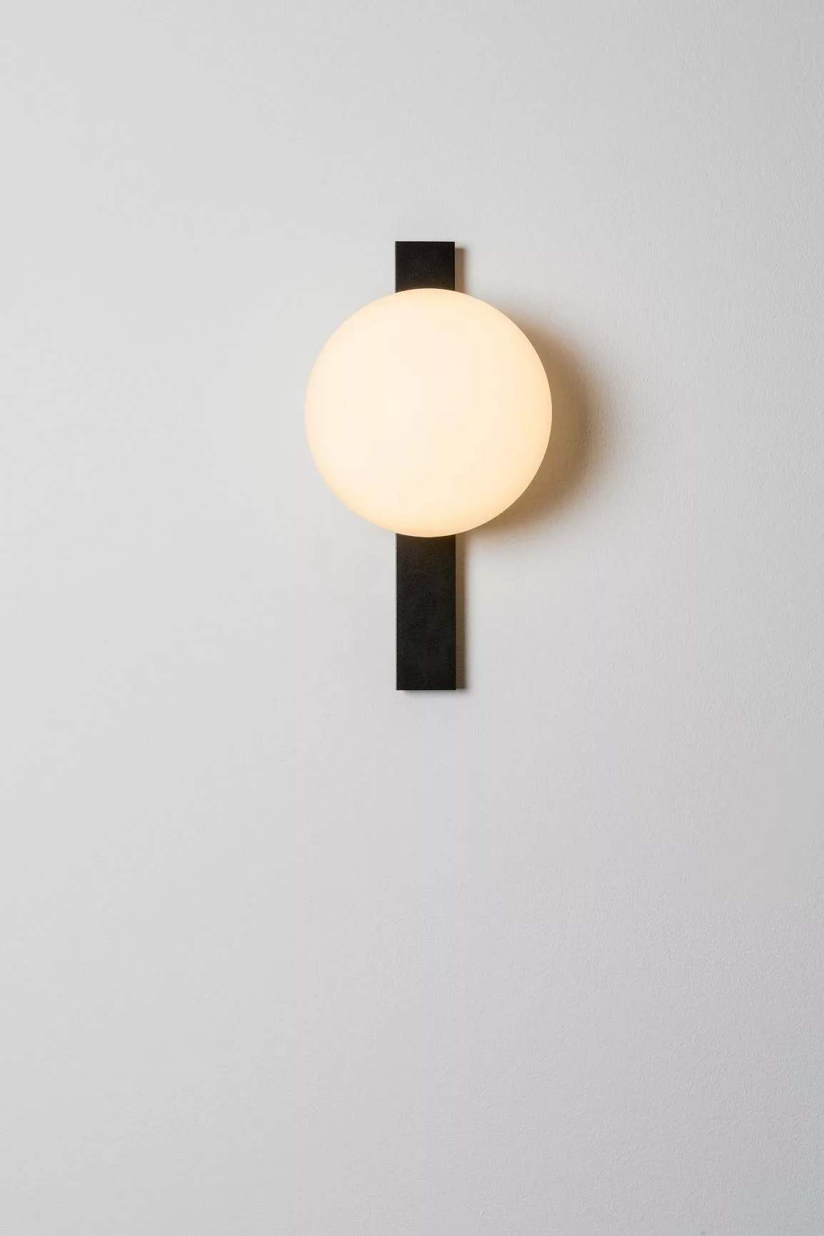 Applique murale LED extérieure en verre et métal - Circ par Estiluz
