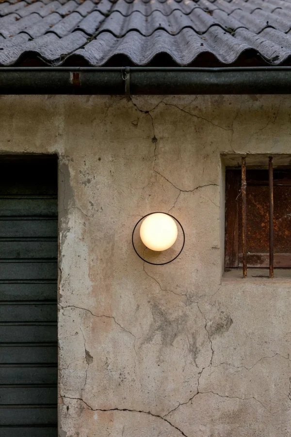 Applique murale ronde LED extérieure en métal - Circ par Estiluz