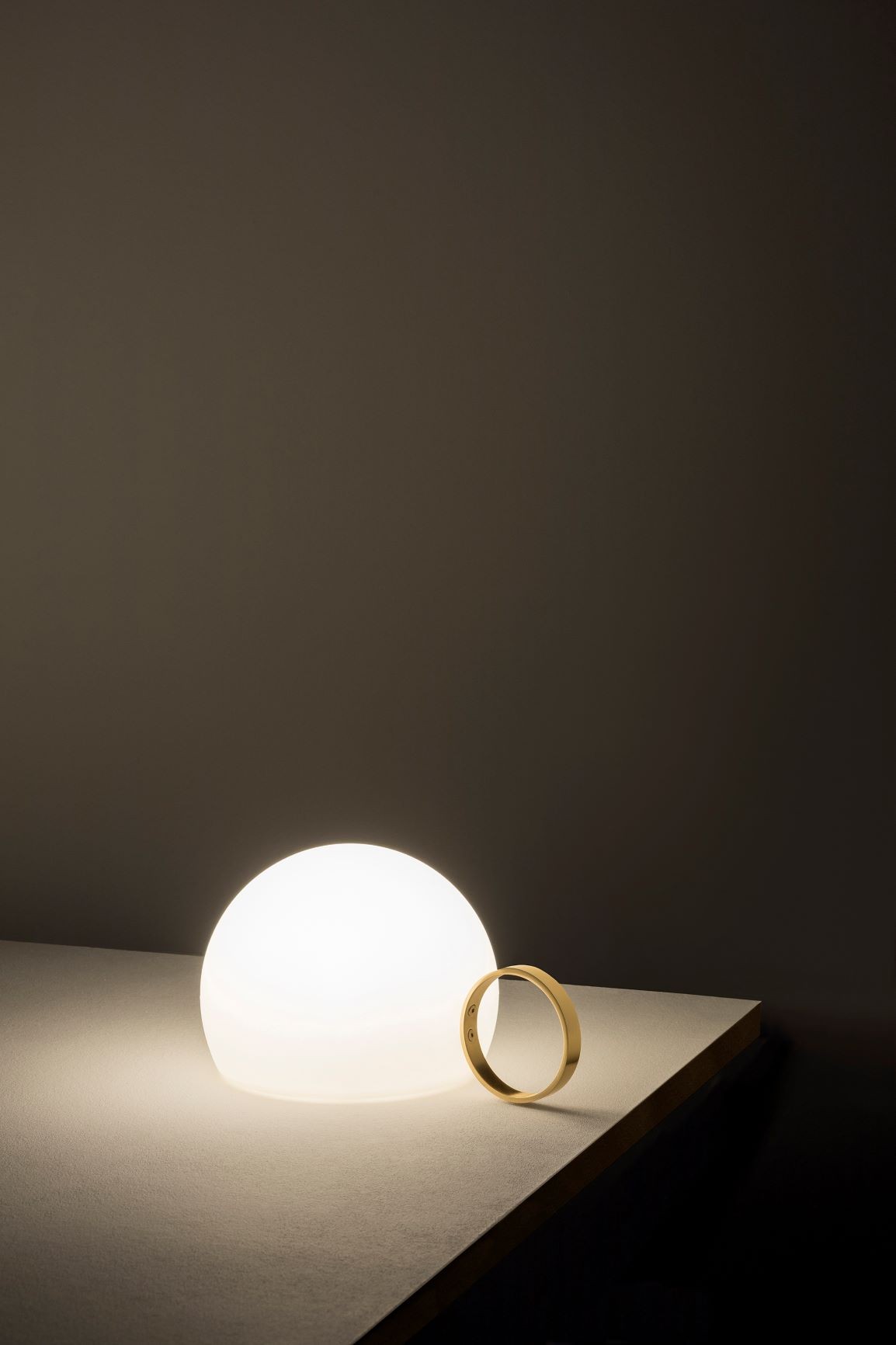 Lampe de table LED extérieure 23 cm - Circ par Estiluz Lampe de table LED extérieure 23 cm - Circ par Estiluz