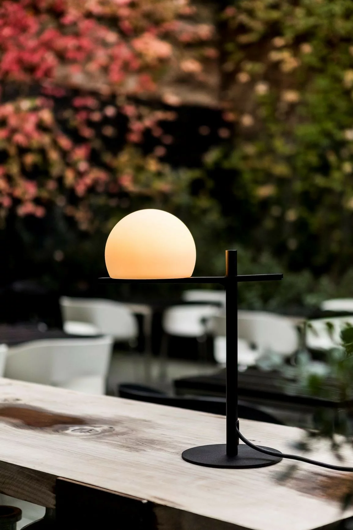 Lampe à poser LED extérieure en métal - Circ par Estiluz
