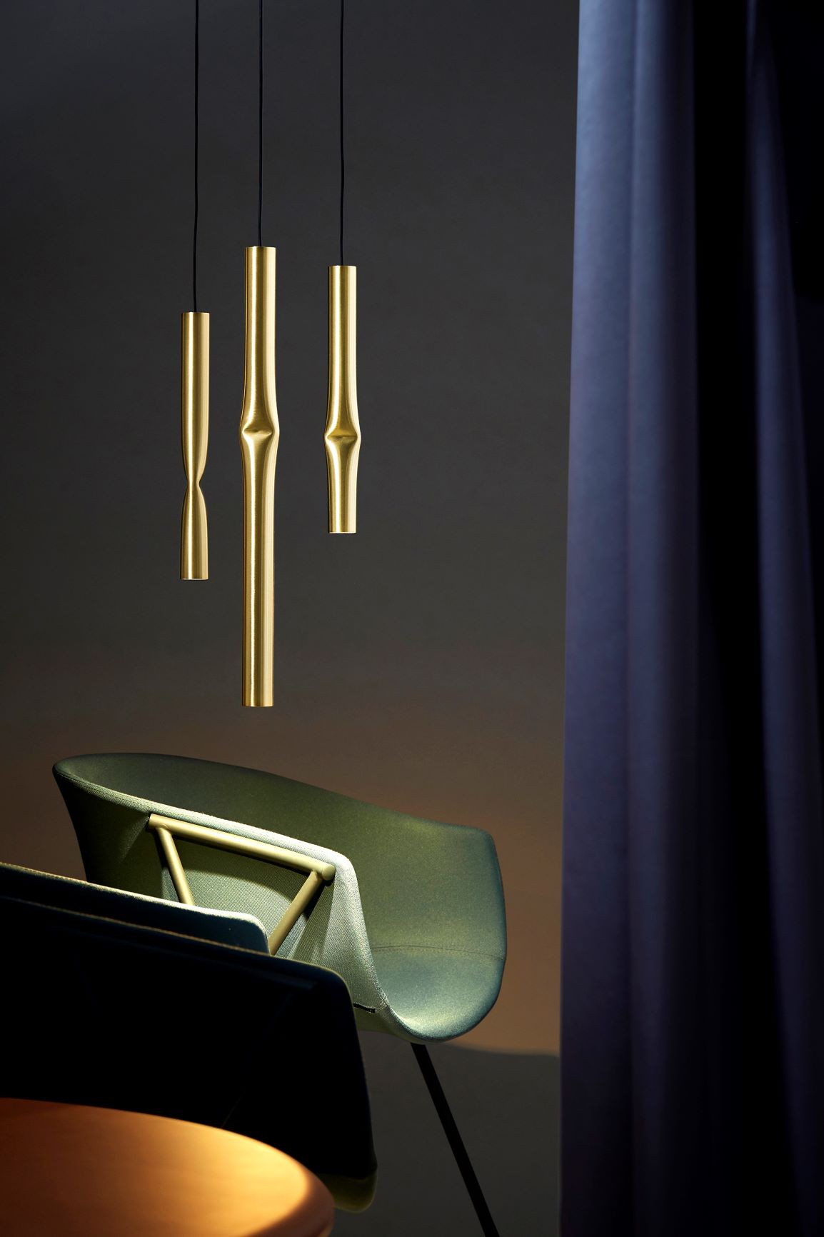 Suspension métallique LED 51cm - Flow par Estiluz