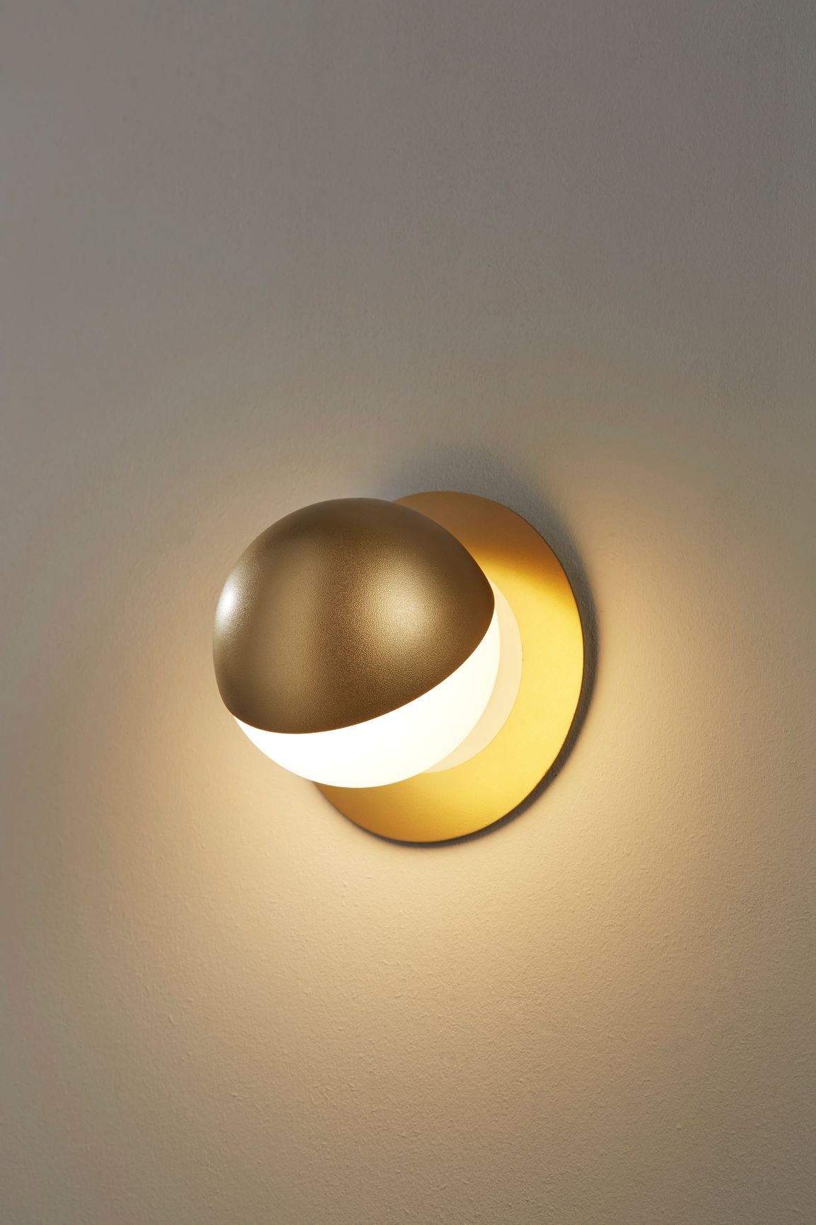 Applique murale - plafonnier LED en verre et métal - Alfi par Estiluz