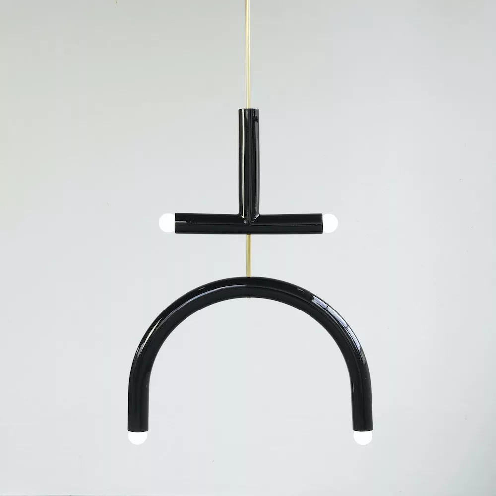 Suspension TRN light E2 en céramique et laiton par Magda Jurek x Pani Jurek