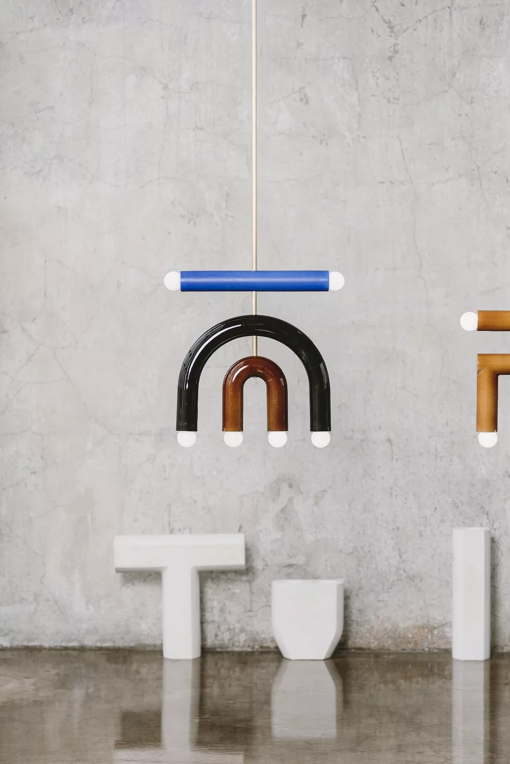 Suspension TRN light D1 en céramique et laiton par Magda Jurek