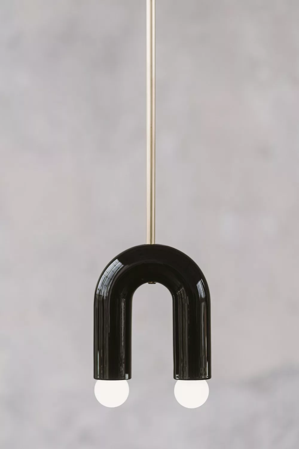 Suspension TRN light A1 en céramique et laiton par Magda Jurek