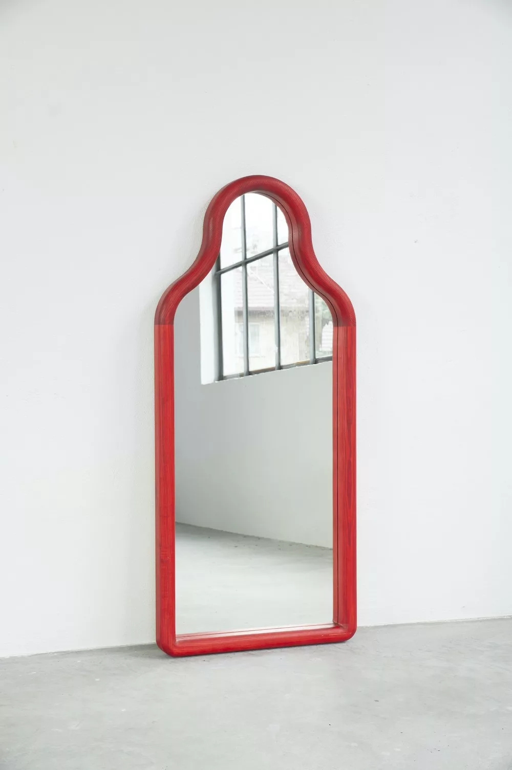 Miroir TRN en bois de frêne massif par Magda Jurek x Pani Jurek Miroir TRN en bois de frêne massif par Magda Jurek x Pani Jurek
