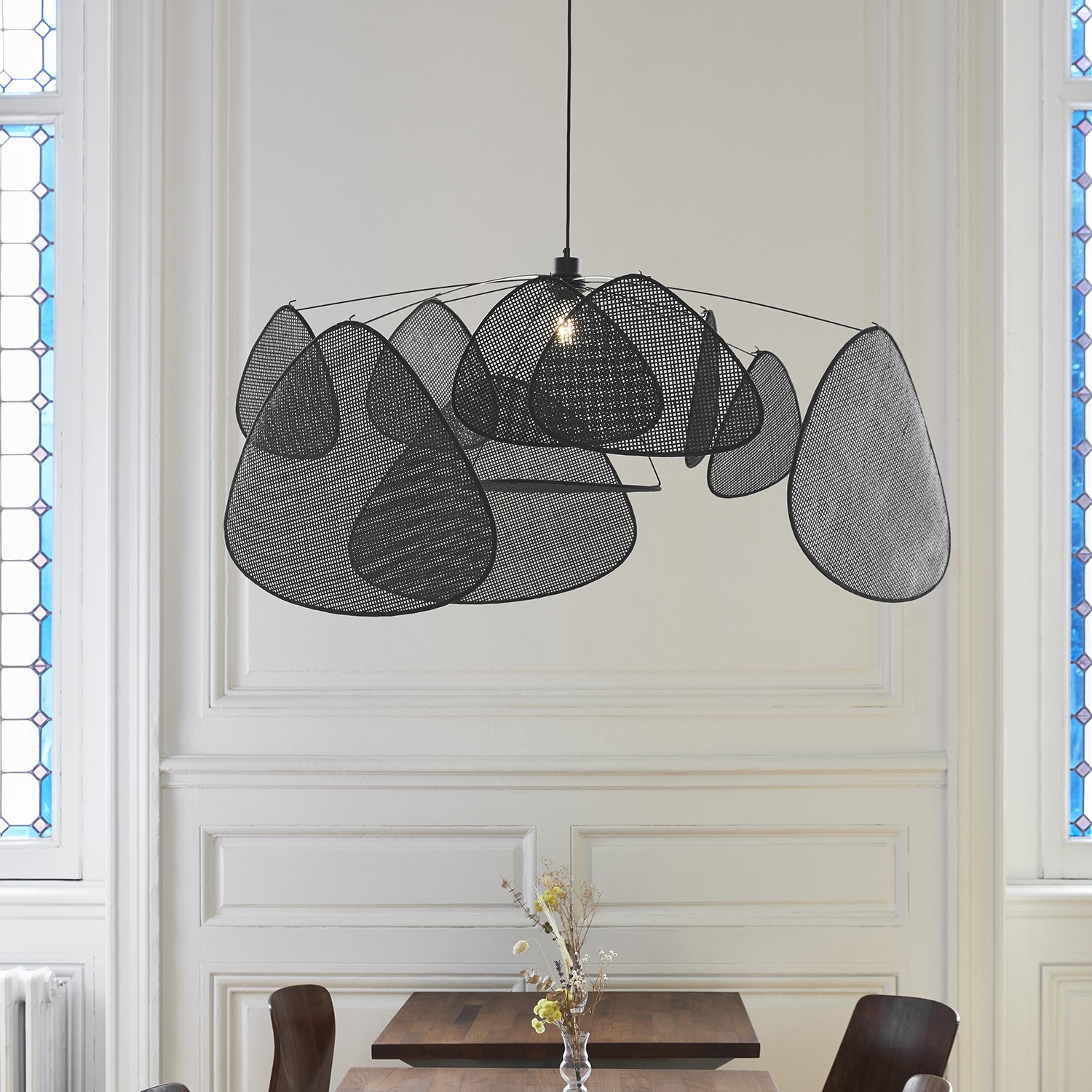Suspension Screen Cannage noir 10 écrans en cannage noir par Market Set Suspension Screen Cannage noir 10 écrans en cannage noir par Market Set