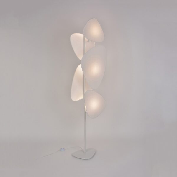 Lampe papier et carton : suspensions et luminaires Lampadaire Screen murano 5 écrans en papier par Market Set