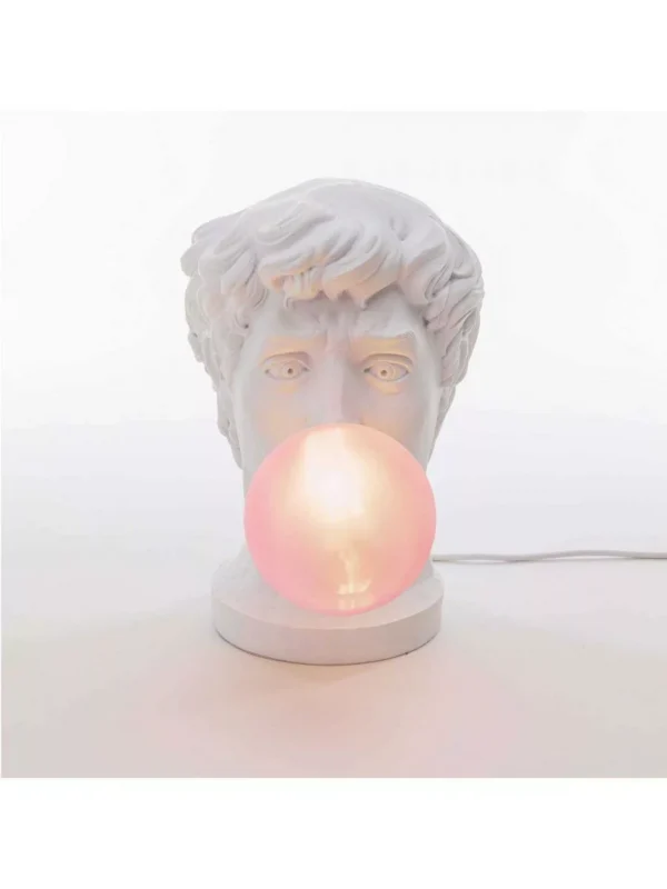 Lampe à poser Wonder en forme de tête de guerrier en résine blanche par UTO BALMORAL x Seletti