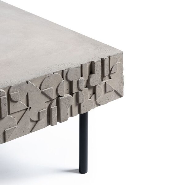 Table basse curb avec plateau en béton et piètement en acier au style industriel par Lyon Beton