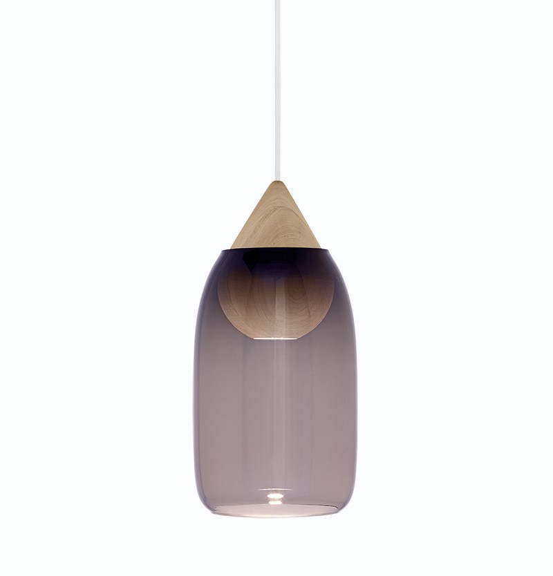 Suspension LED en bois Liuku Ball avec abat-jour en verre au design scandinave