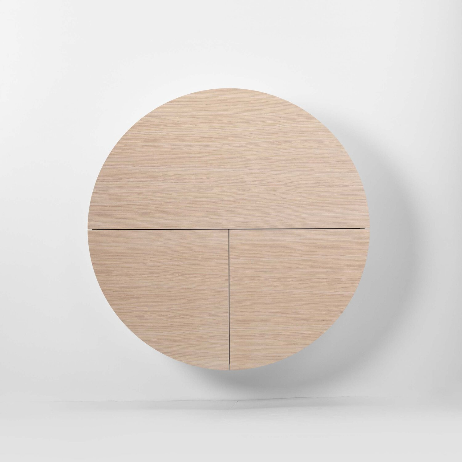 Bureau mural Pill cerisier clair en bois au design scandinave par Inesa Malafej x Emko Bureau mural Pill cerisier clair en bois au design scandinave par Inesa Malafej x Emko
