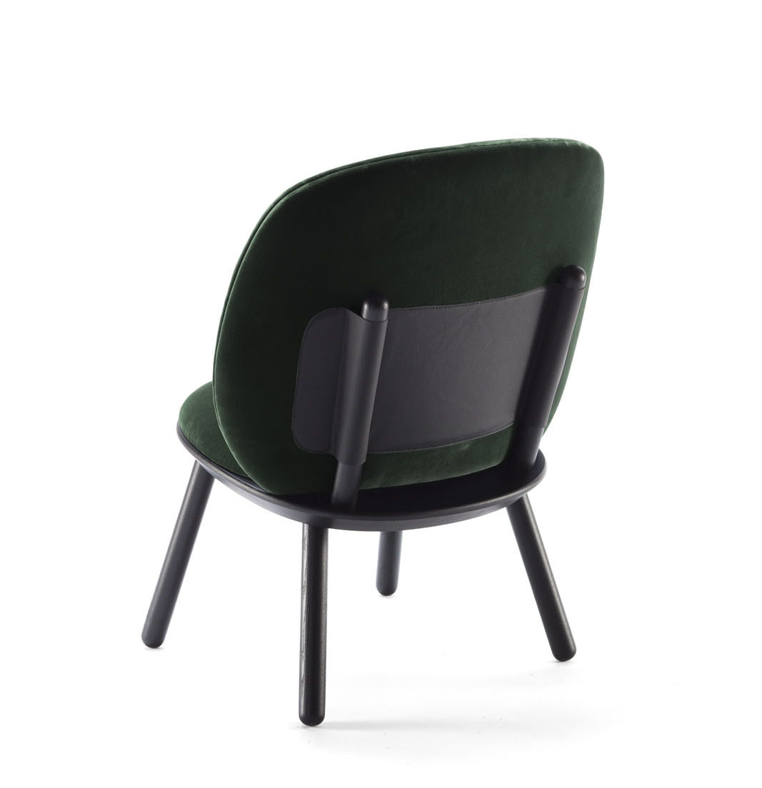 Fauteuil Naïve Low Chair en velour au design scandinave par etc.etc. x Emko Fauteuil Naïve Low Chair en velour au design scandinave par etc.etc. x Emko
