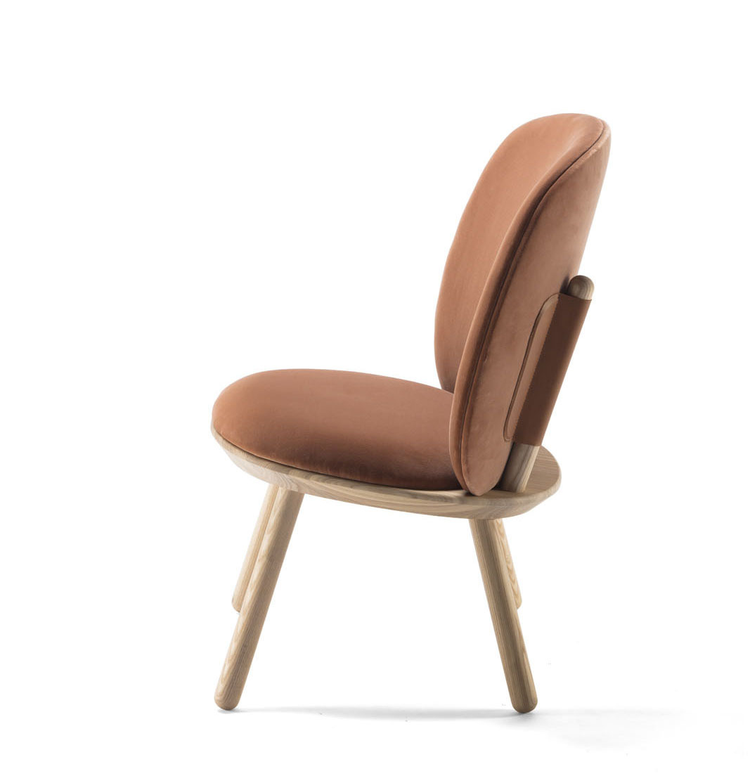 Fauteuil Naïve Low Chair en velour au design scandinave par etc.etc. x Emko Fauteuil Naïve Low Chair en velour au design scandinave par etc.etc. x Emko