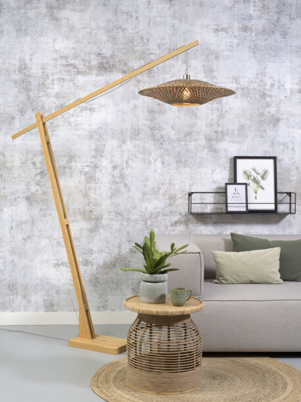 Lampadaire Bali XL avec abat-jour en Bambou naturel au design naturel par Good & Mojo
