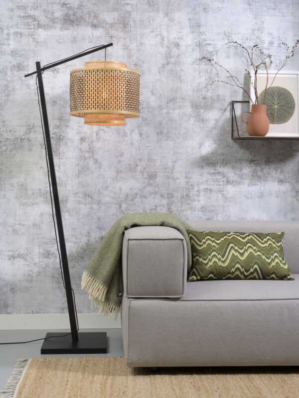 Lampadaire Bhutan avec abat-jour en Bambou naturel au design naturel par Good & Mojo