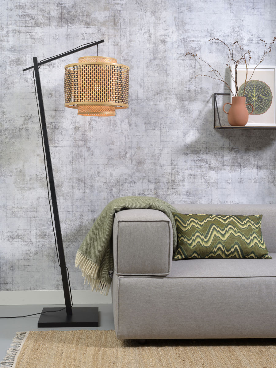 Lampadaire Bhutan avec abat-jour en Bambou naturel au design naturel par Good & Mojo