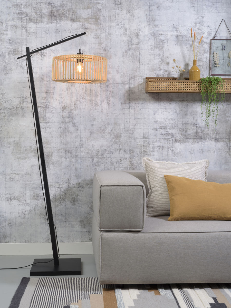 Lampadaire Bromo avec abat-jour en Bambou naturel au design naturel par Good & Mojo