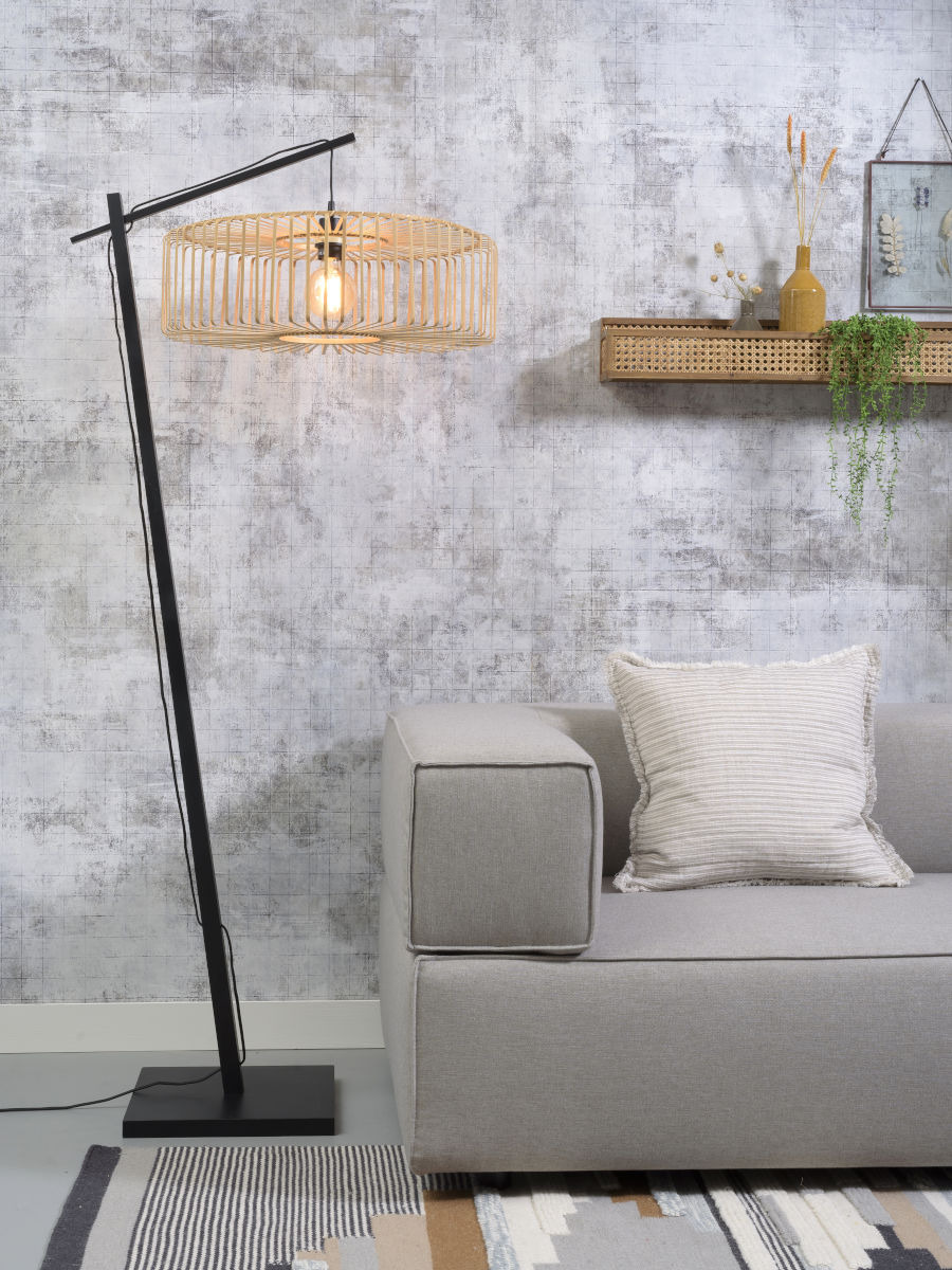 Lampadaire Bromo avec abat-jour en Bambou naturel au design naturel par Good & Mojo Lampadaire Bromo avec abat-jour en Bambou naturel au design naturel par Good & Mojo