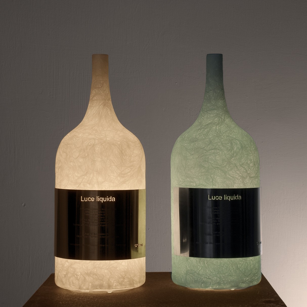 Lampe à poser Luce liquida 1 au design original et moderne en Nebulite Lampe à poser Luce liquida 1 au design original et moderne en Nebulite