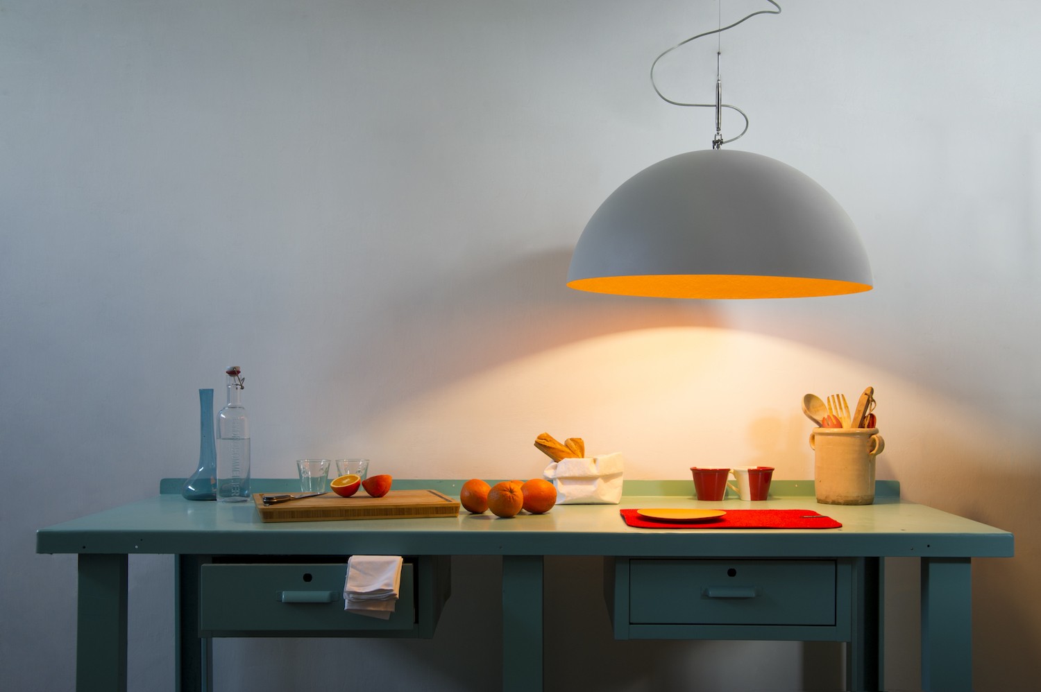 Suspension contemporaine Mezza luna cemento Ø70cm avec effet béton