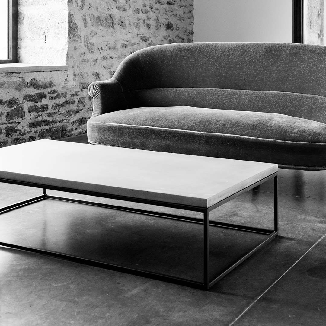 Table basse Perspective XL en métal et plateau en béton au style industriel par Lyon Beton