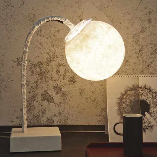 Lampe à poser lune Micro T luna au design original et moderne