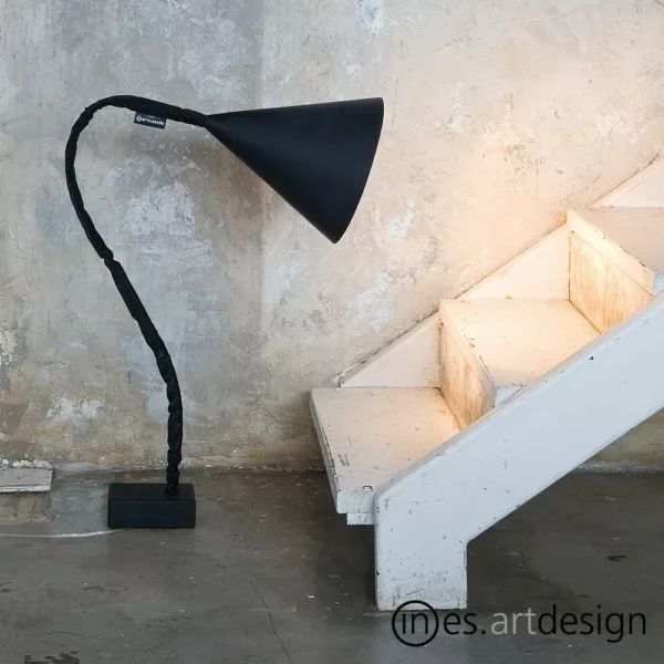 Lampadaire Flower lavagna avec effet tableau noir personnalisable