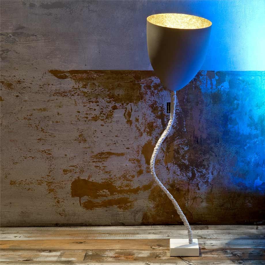 Lampadaire Flower cemento avec effet béton au design moderne Lampadaire Flower cemento avec effet béton au design moderne