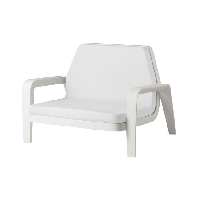 Fauteuil America en polyéthylène au design vintage par Marc Sadler x SLIDE Studio