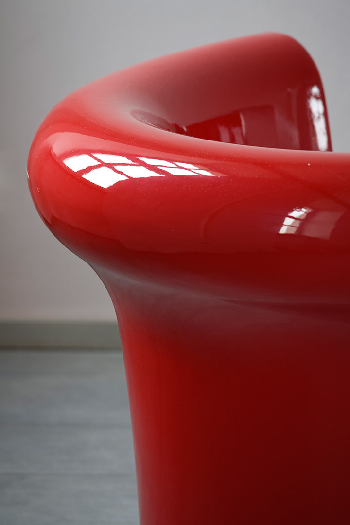 Fauteuil Kalla en polyéthylène par Gianni Arnaudo x SLIDE Studio Fauteuil Kalla en polyéthylène par Gianni Arnaudo x SLIDE Studio