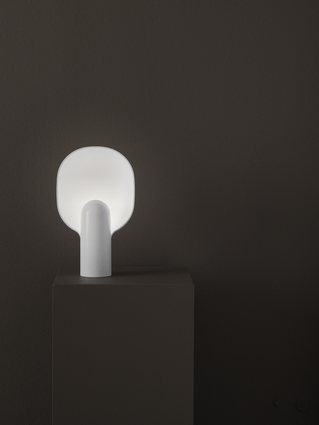Lampe a poser Ware en Aluminium & Acrylique par MSDS Studio x New Works Lampe a poser Ware en Aluminium & Acrylique par MSDS Studio x New Works