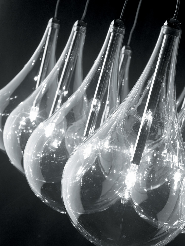 Suspension Drop Led en verre par Cristian Cubiñá x Alma Light Suspension Drop Led en verre par Cristian Cubiñá x Alma Light
