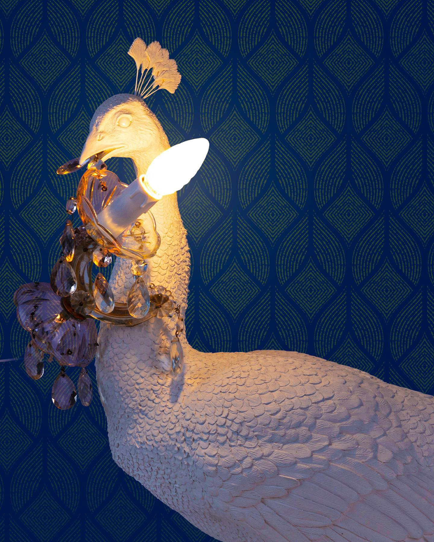 Lampadaire Peacock Led Lamp en forme de Paon en résine par MARCANTONIO x Seletti Lampadaire Peacock Led Lamp en forme de Paon en résine par MARCANTONIO x Seletti