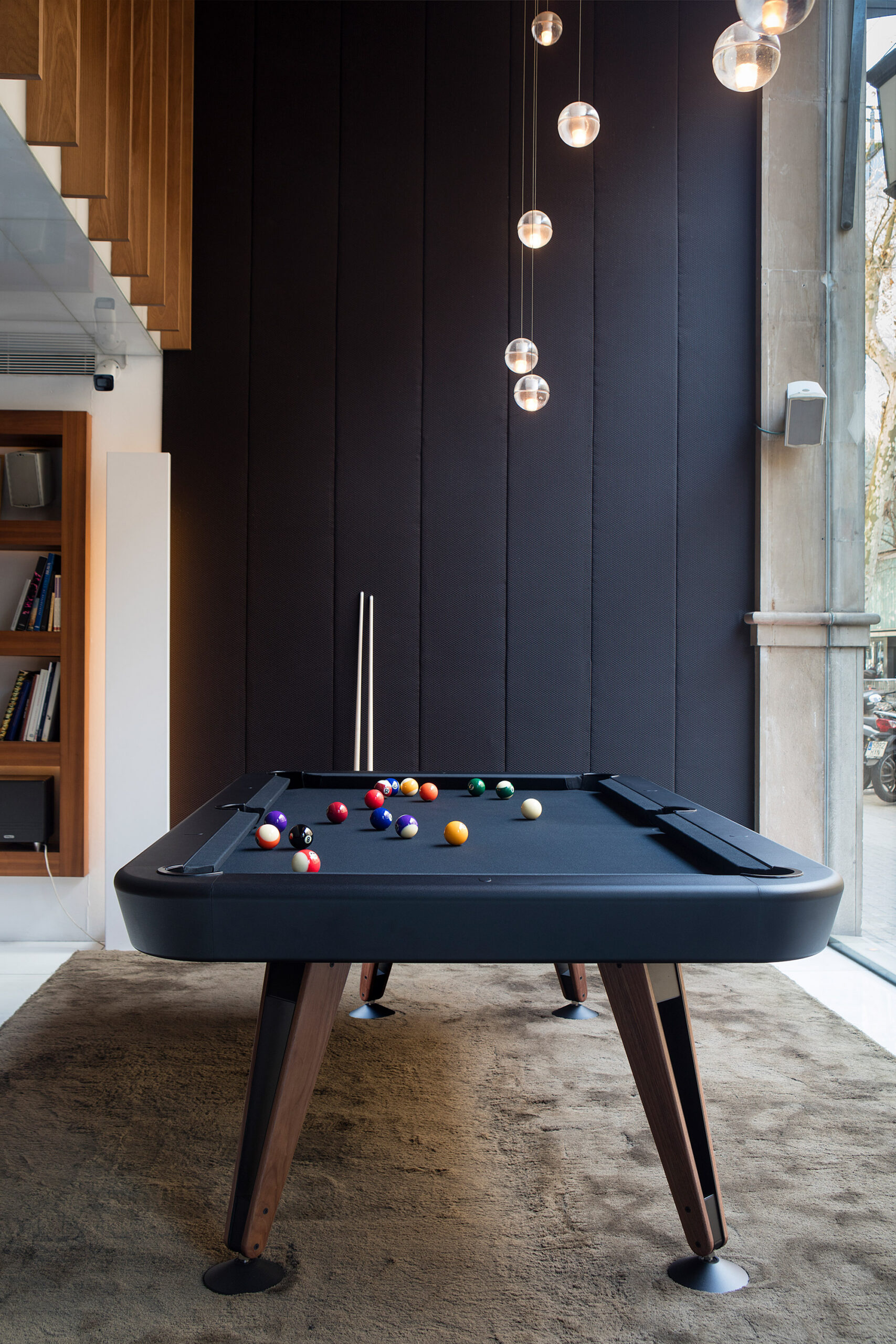 Table de billard intérieur Diagonal 7th American par Yonoh x RS Barcelona Table de billard intérieur Diagonal 7th American par Yonoh x RS Barcelona
