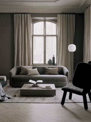 Lampadaire Lantern 2 en verre par Anderssen & Voll x New Works Lampadaire Lantern 2 en verre par Anderssen & Voll x New Works