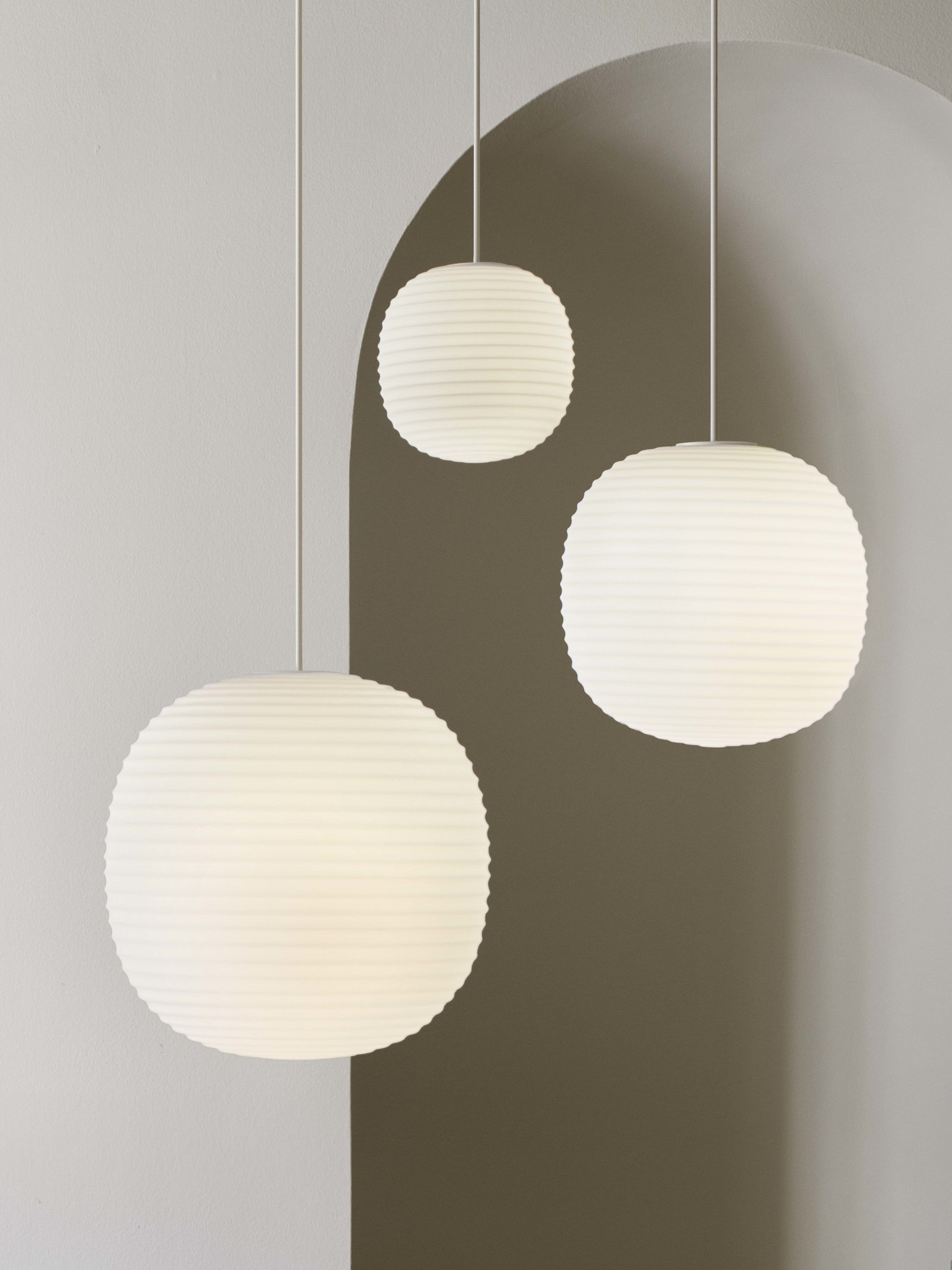 Suspension Lantern en verre par Anderssen & Voll x New Works Suspension Lantern en verre par Anderssen & Voll x New Works