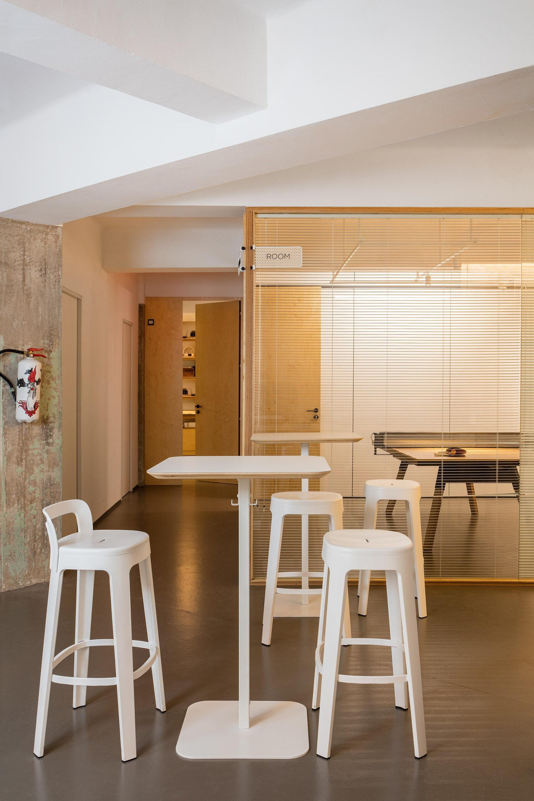 Tabouret Ombra par Emiliana Design Studio x RS Barcelona Tabouret Ombra par Emiliana Design Studio x RS Barcelona